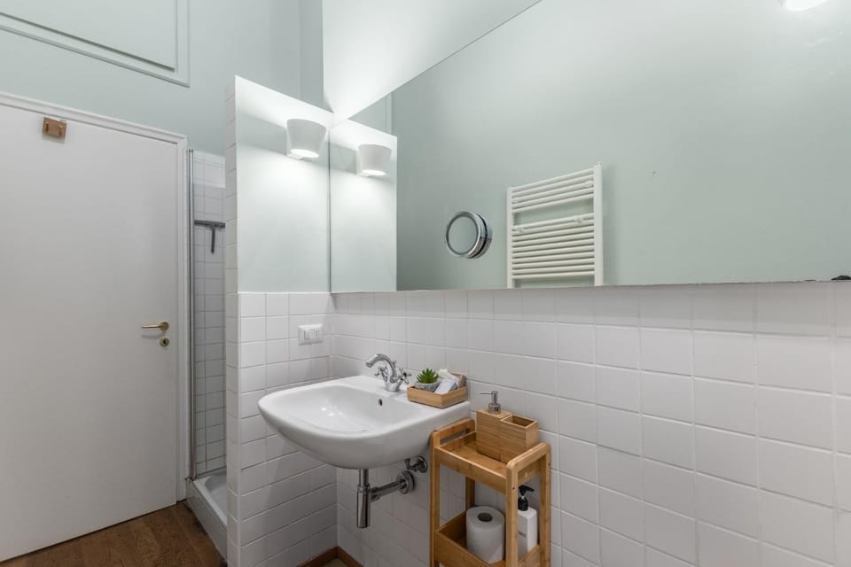 Toilet, Bathroom, towels