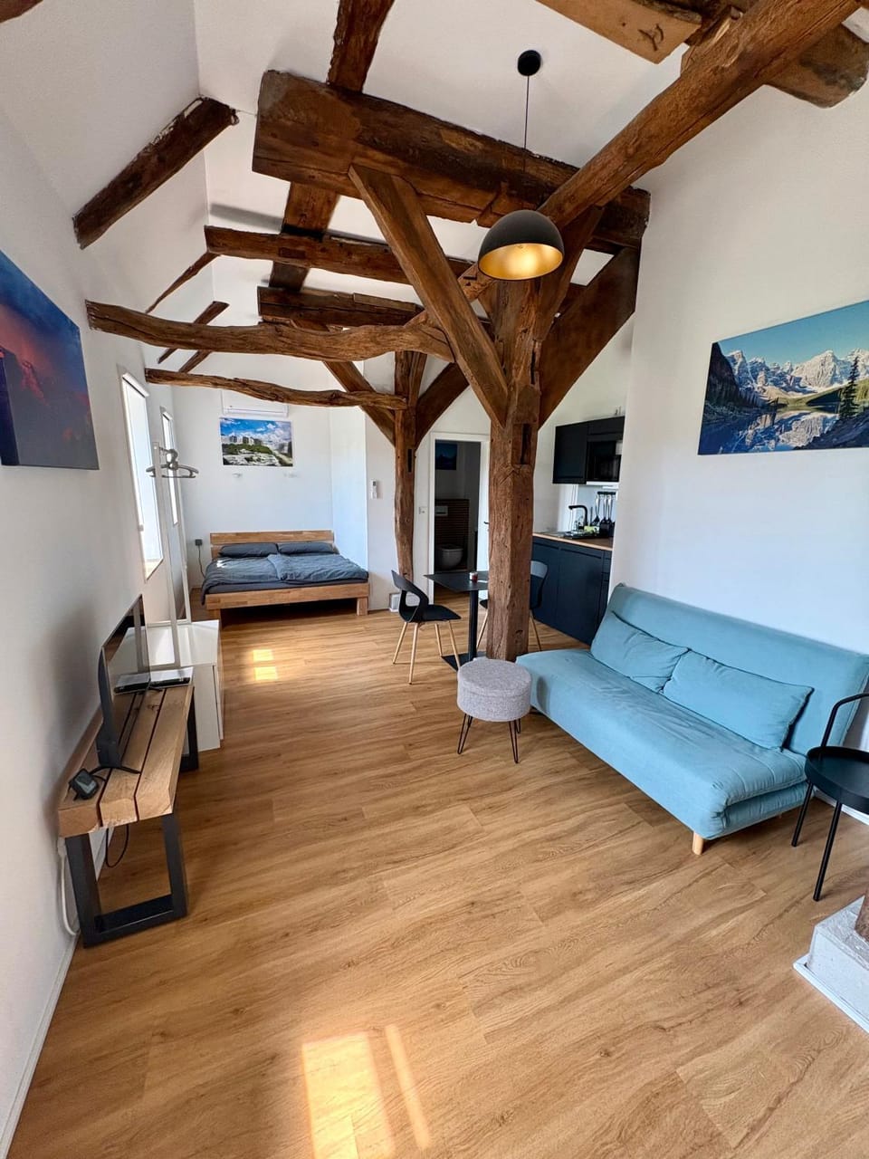 Photo of the whole room