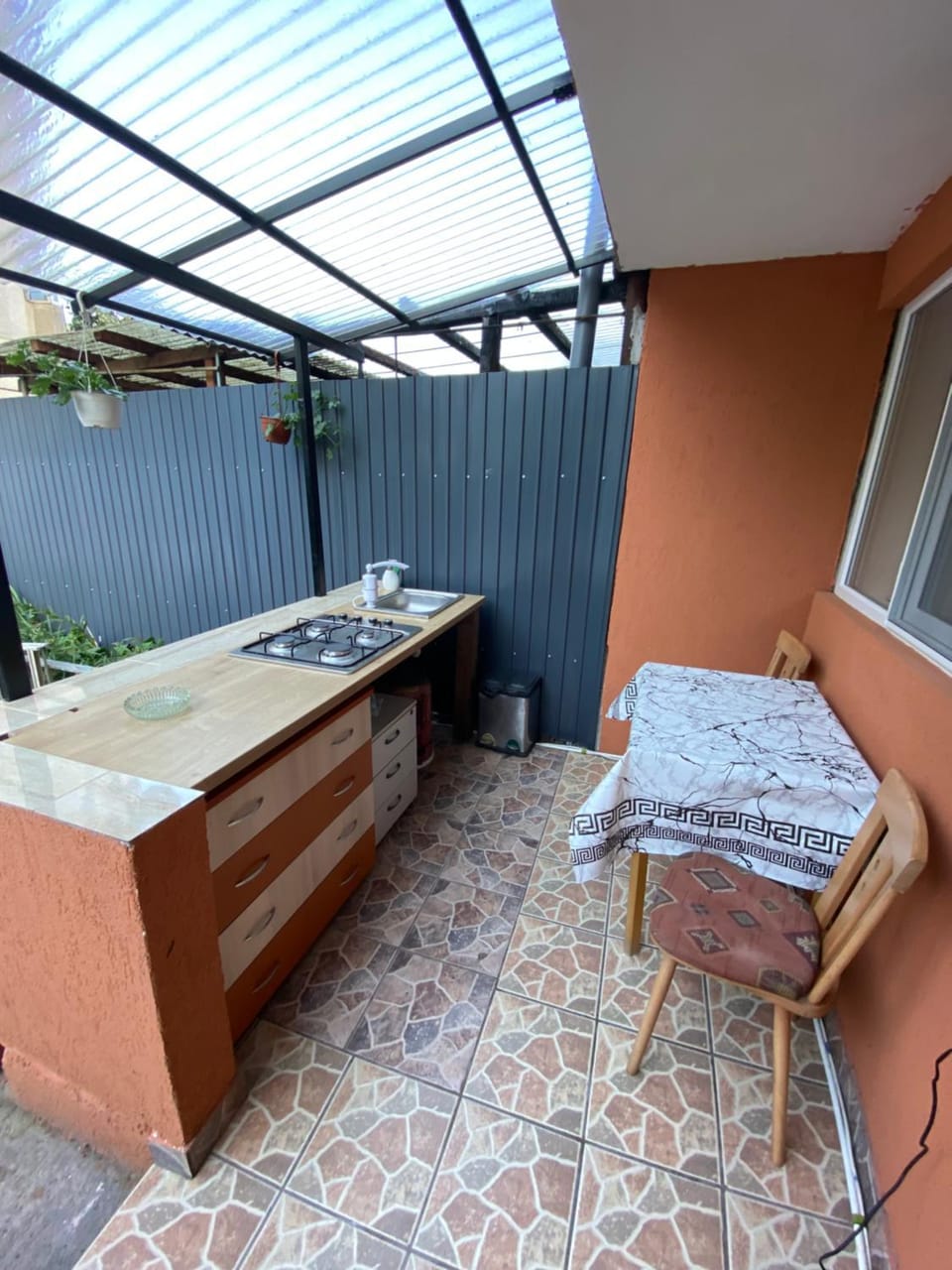 BBQ facilities, Dining area