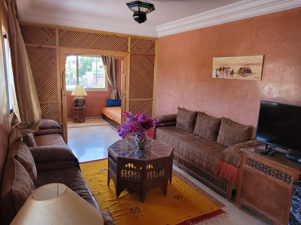 Communal lounge/ TV room, TV and multimedia, Living room, Seating area