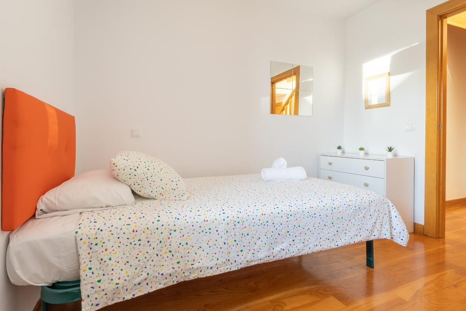 Ático Duplex Santander I Terraza I Vistas al Mar I Parking I Wifi Apartment in Santander