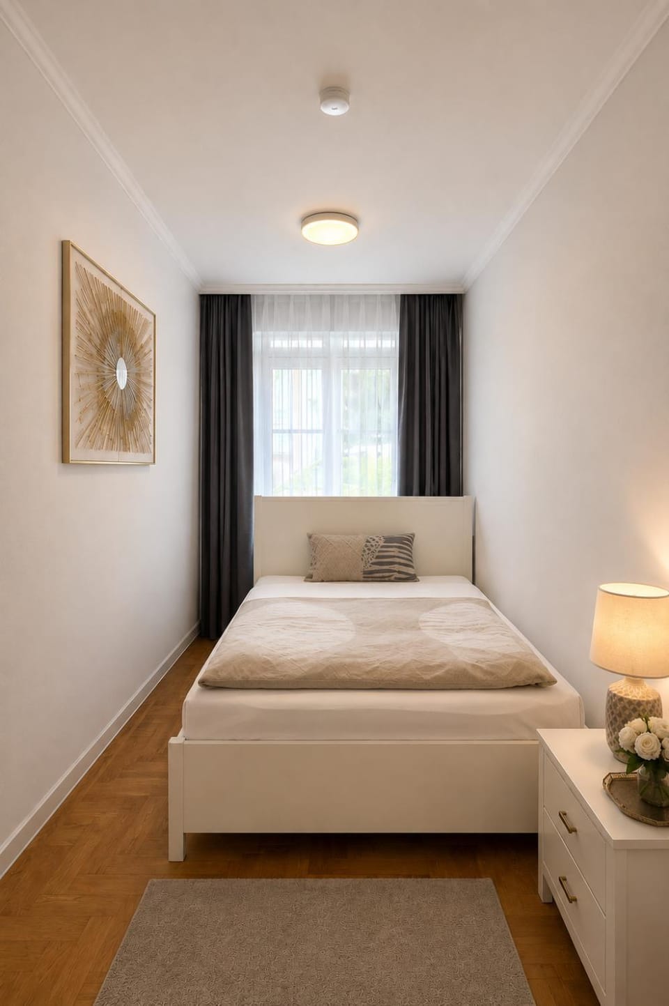 Photo of the whole room, Bedroom