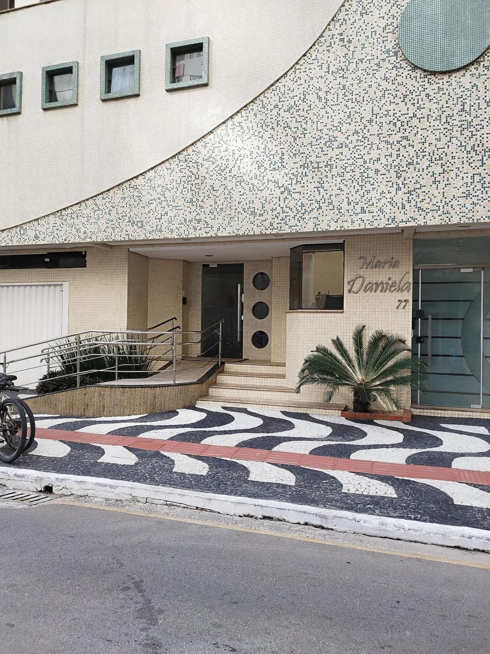 Property building, Facade/entrance, acessibility