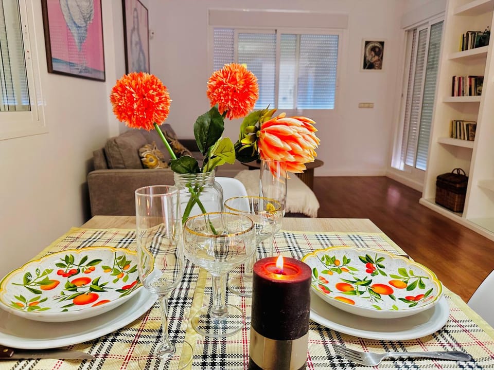 Living room, Dining area, Food
