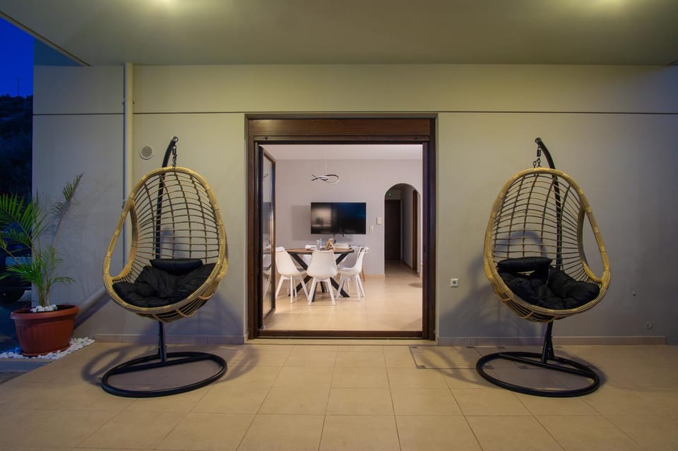 TV and multimedia, Dining area