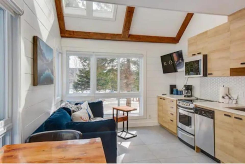 Modern Cottage in the Tremblant Ski Village Chalet in Mont-Tremblant