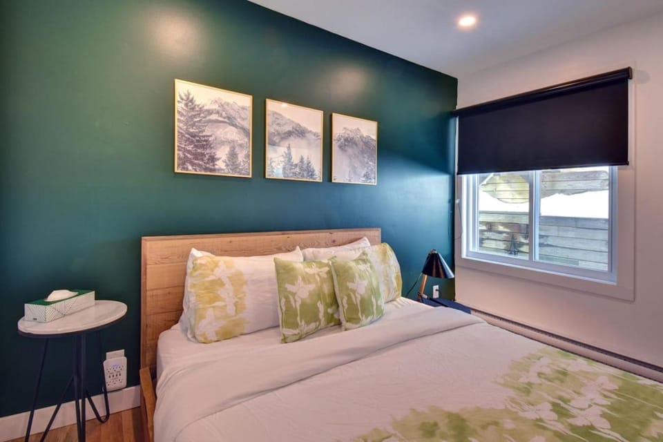 Modern Cottage in the Tremblant Ski Village Chalet in Mont-Tremblant