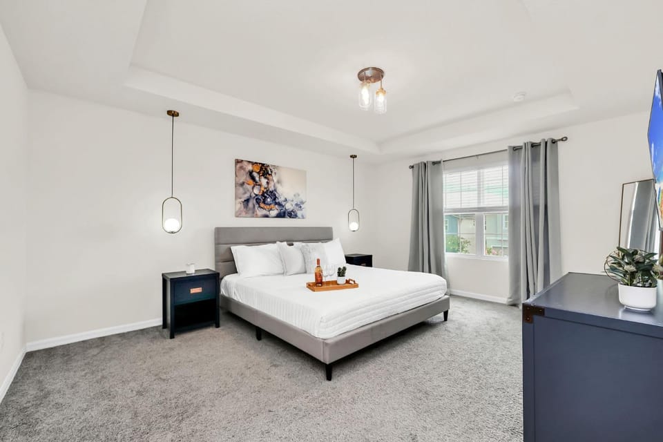 Solara Villa with Themed Rooms and Private Pool House in Four Corners