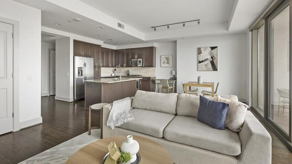 Landing at AP Market Square Tower - 1 Bedroom in Downtown Houston Apartment in Houston