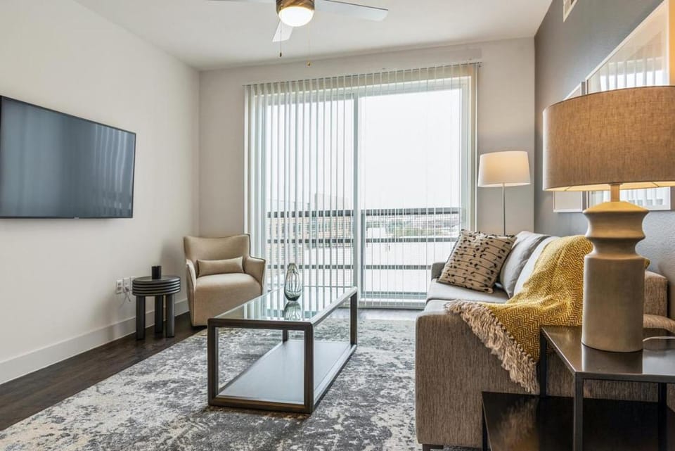 Landing at Hudson on Farmer - Studio in Riverside Apartment in Tempe