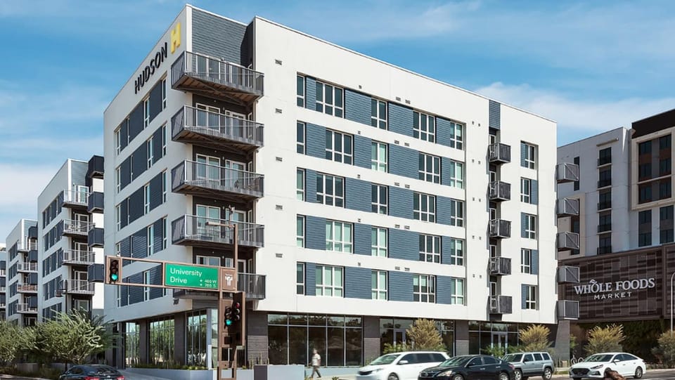 Landing at Hudson on Farmer - Studio in Riverside Apartment in Tempe