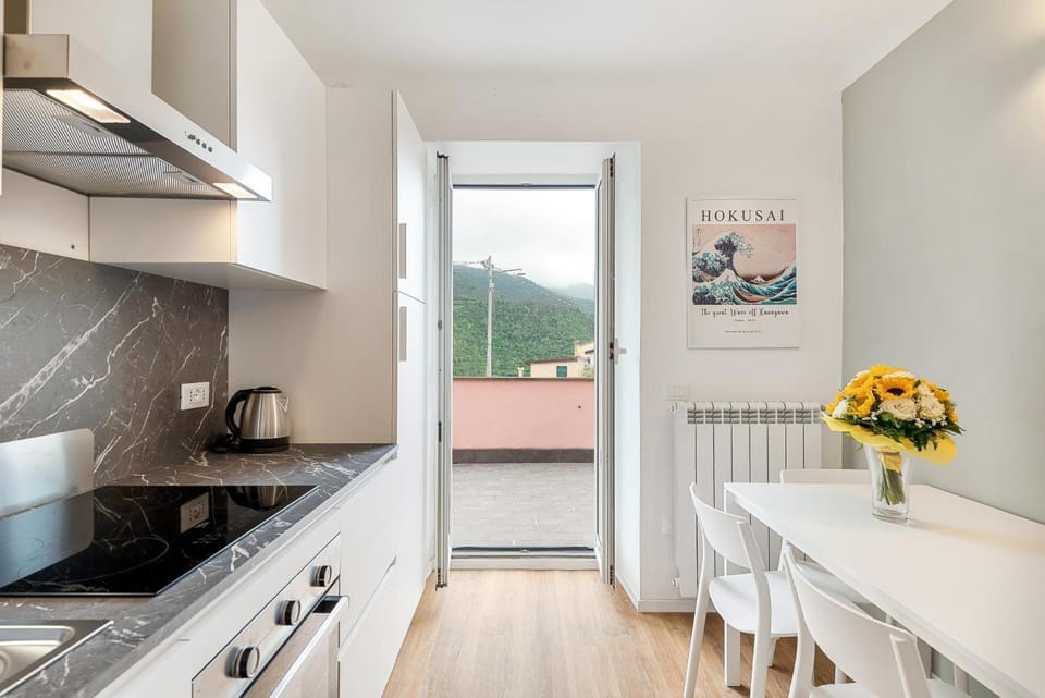 Kitchen or kitchenette, Living room
