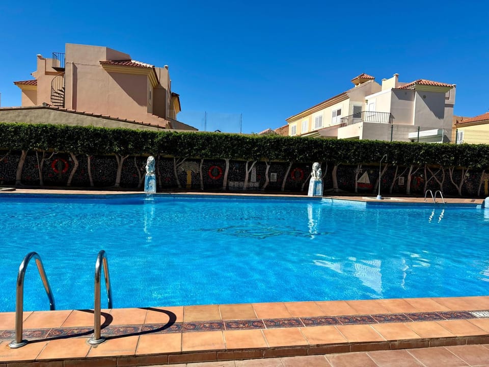 Pool view, Swimming pool, sunbed