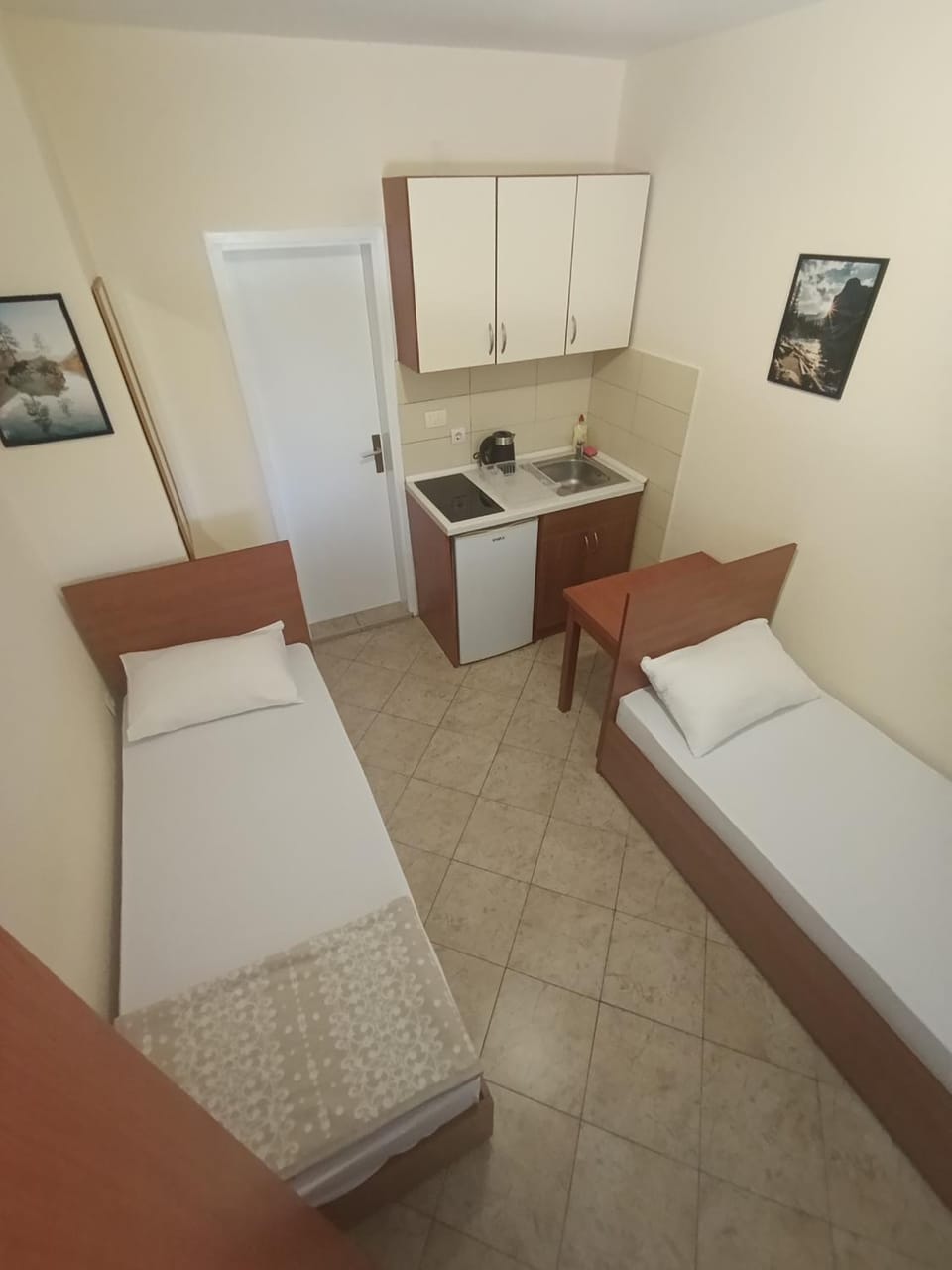Bed, Kitchen or kitchenette, Photo of the whole room, Bedroom