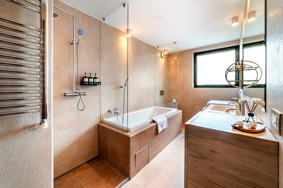 Shower, Bathroom, Bath, towels