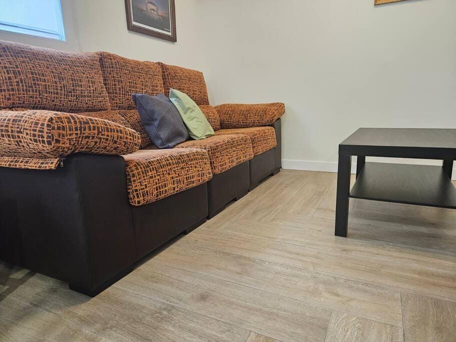 1A128 Moderno apartamento 6pax 3habitaciones by R2R Consulting Apartment in Gijón