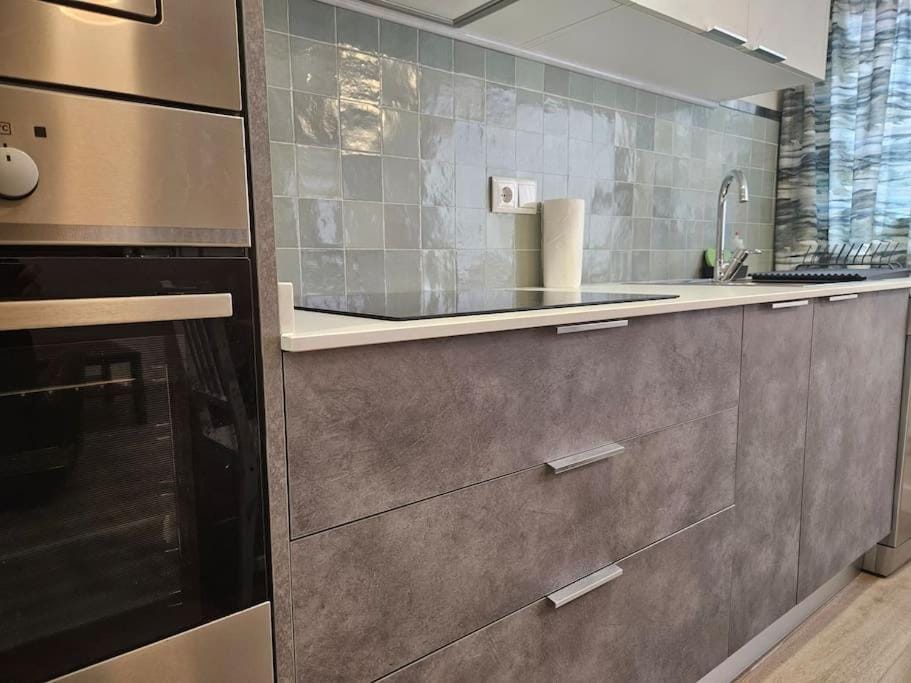 1A128 Moderno apartamento 6pax 3habitaciones by R2R Consulting Apartment in Gijón