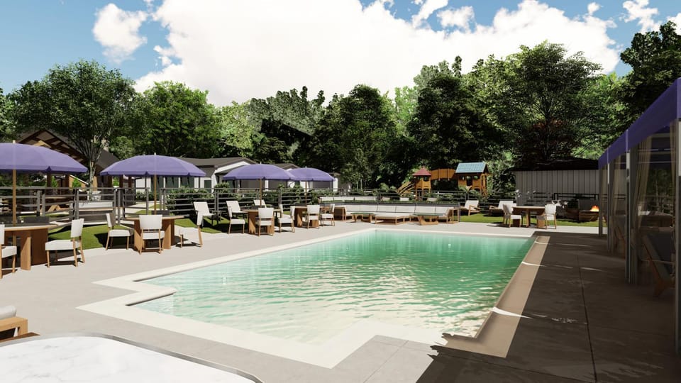 Day, Swimming pool