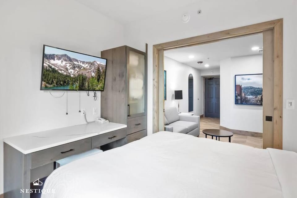 Crestview Chalet at The Westgate Resort in Canyons Village Ski-In Ski-Out Condo Hosted by Nestique Apartment in Wasatch County