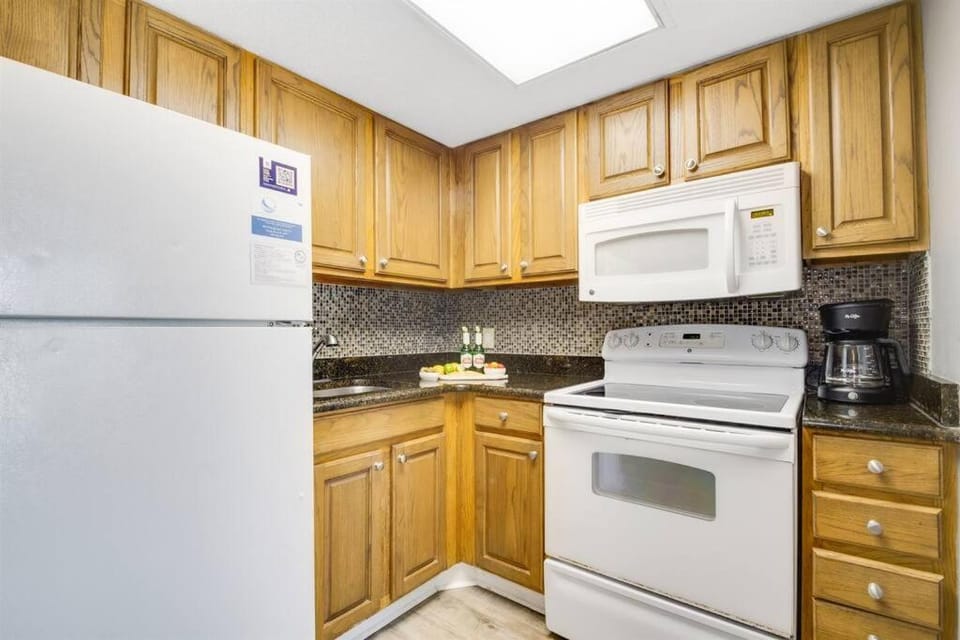 1BR Oceanview Suite Relaxation Awaits Dogs OK! 1704 Apartment in Myrtle Beach