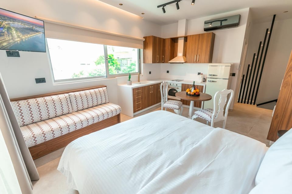 Bed, Living room, Bedroom, oven