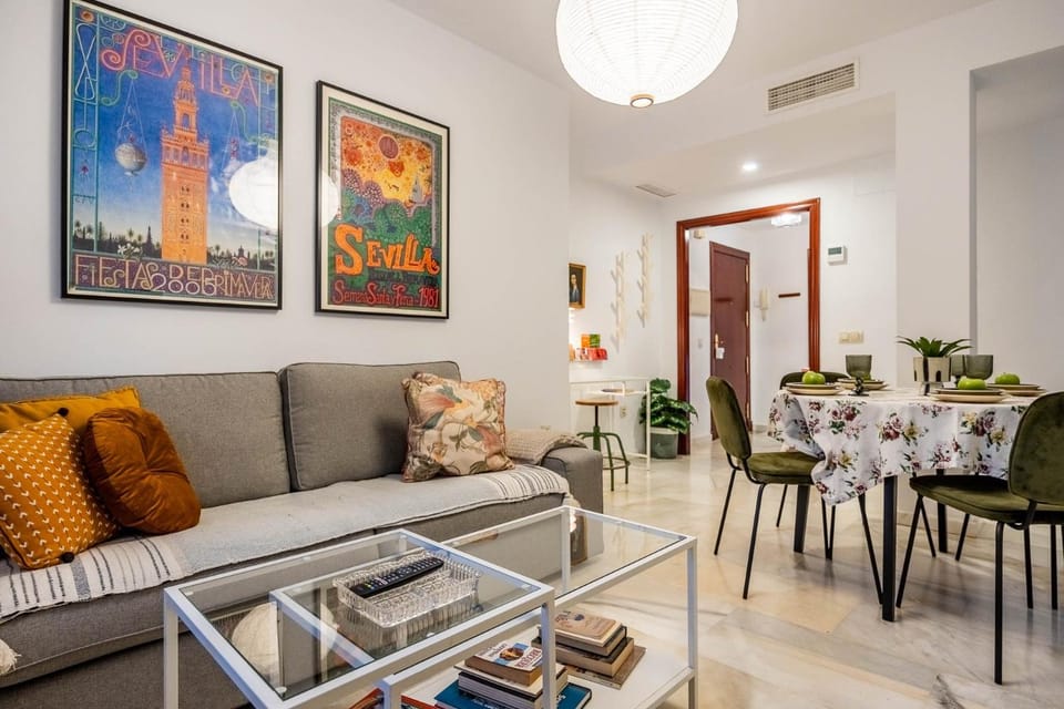 Living room, Seating area, Dining area