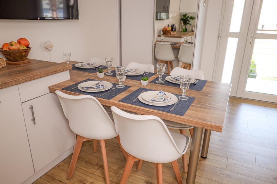 Living room, Dining area, wardrobe