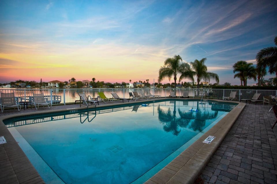 201 - Palms of Treasure Island House in Treasure Island