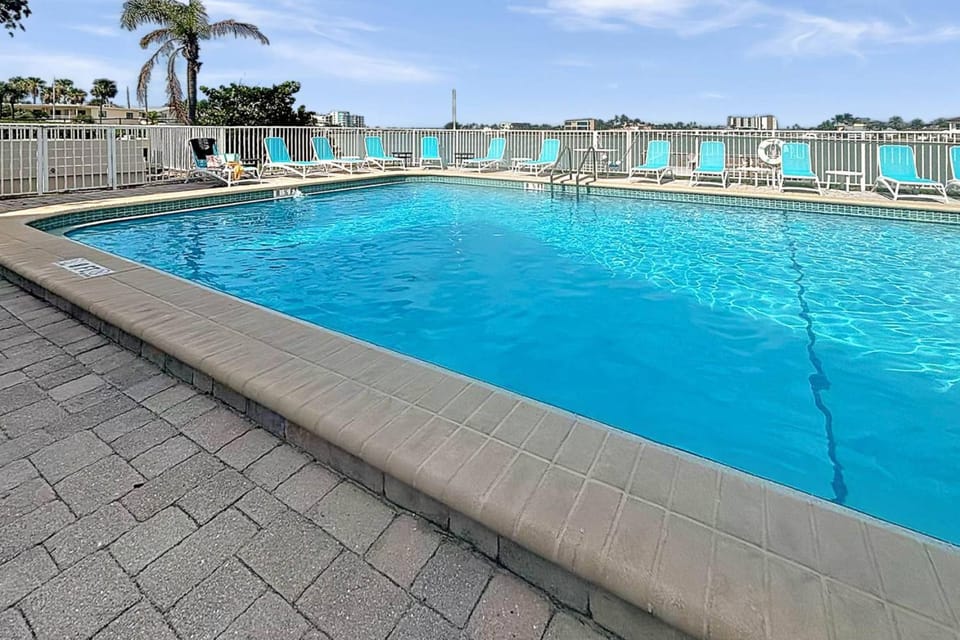 201 - Palms of Treasure Island House in Treasure Island
