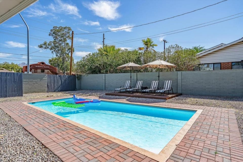 Patio, Day, Pool view, Swimming pool, sunbed