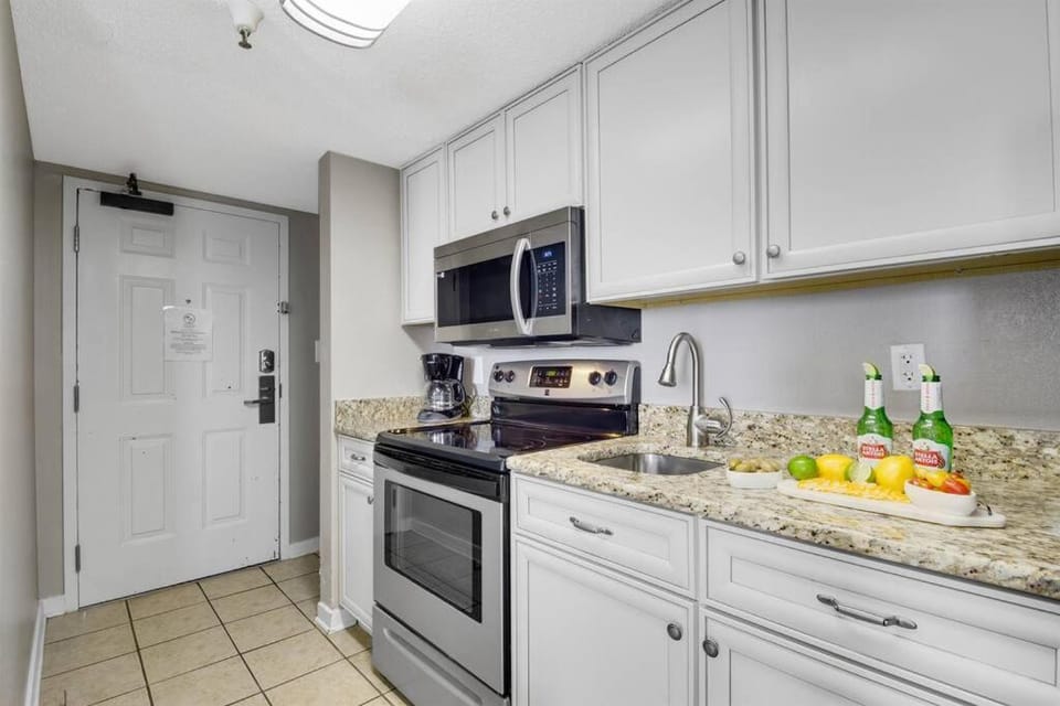 Beach Therapy, Our Oceanfront Suite with 2 balconies 1826 Apartment in Myrtle Beach