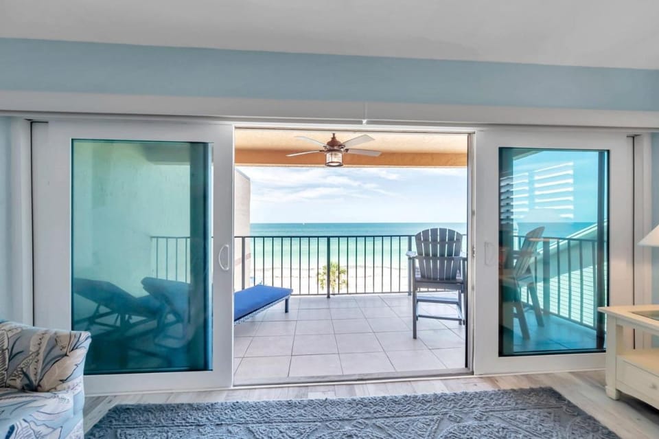 Sunshine Condo 4A Beachfront Perfection House in Indian Shores