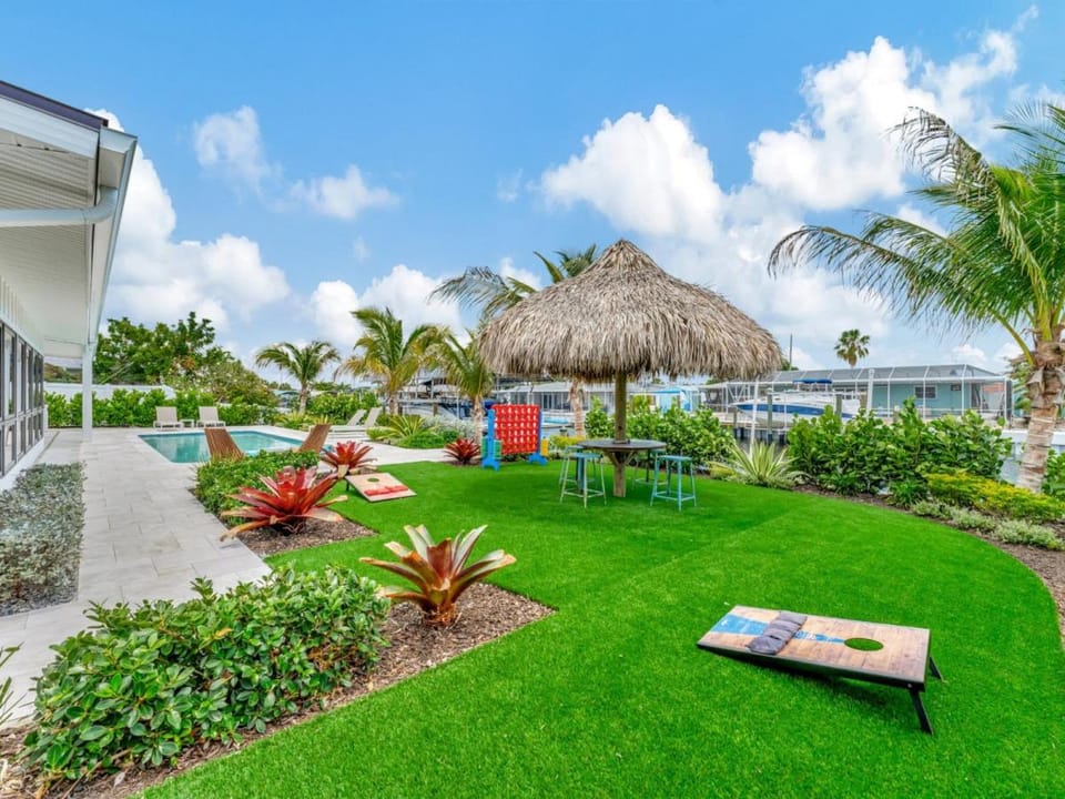 Natural landscape, Activities, Swimming pool, sunbed