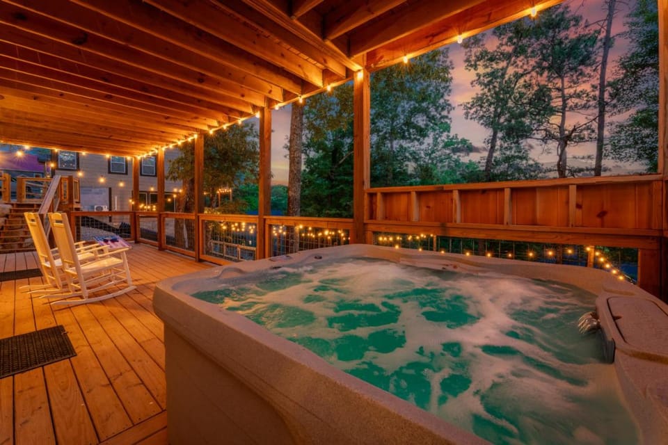 Sweet Escape By Ghosal Luxury Lodging House in Gatlinburg