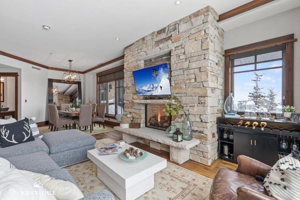 Maison Moose at Arrowleaf in Deer Valley, Luxurious Ski-In Ski-Out Condo Hosted by Nestique Apartment in Park City
