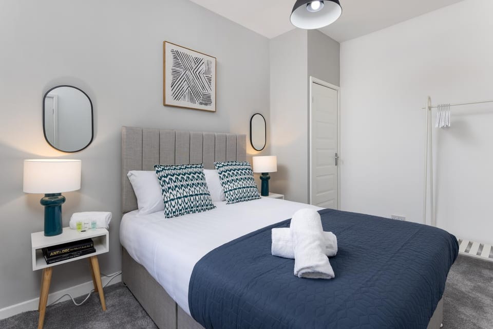 Bed, Photo of the whole room, Bedroom