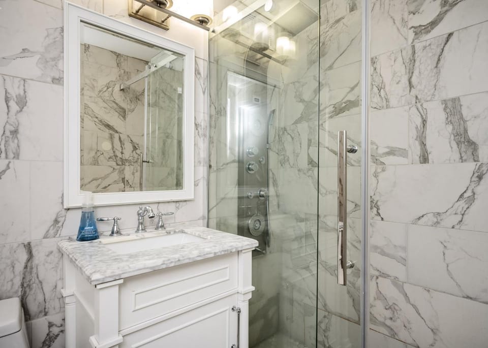 Renovated 2 Bedroom Condo Free Parking LM1405 House in Atlanta