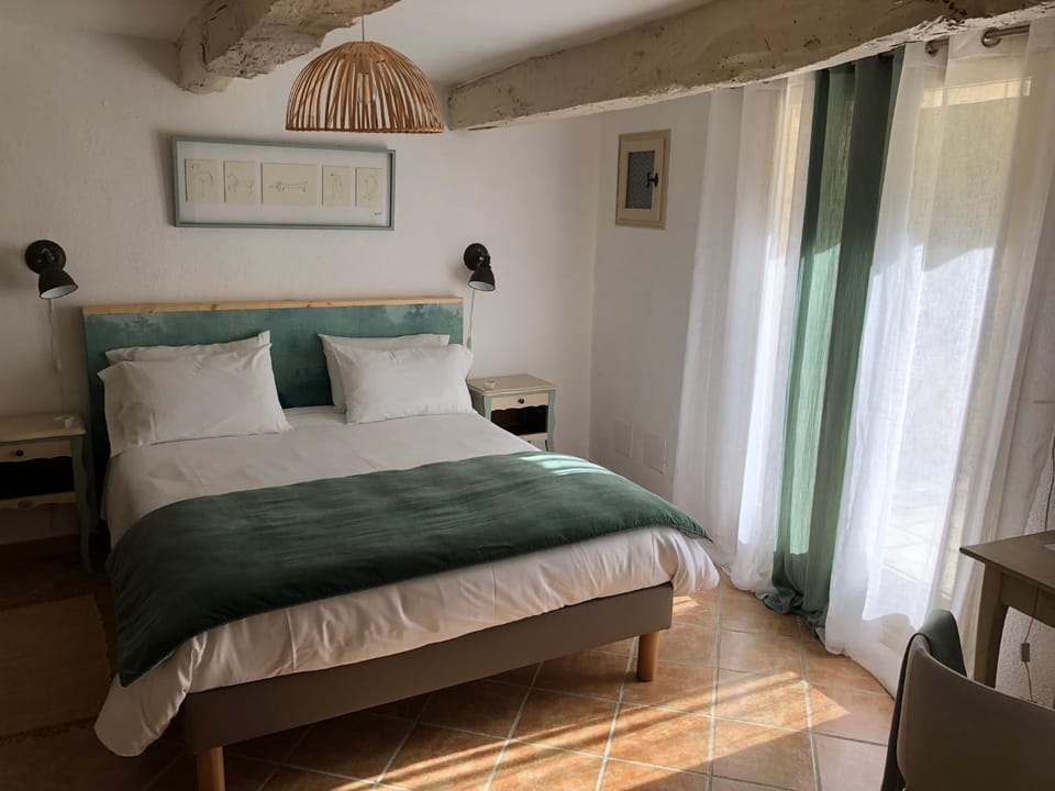 Gite authentique en Provence Luberon - Grande piscine House in Forcalquier