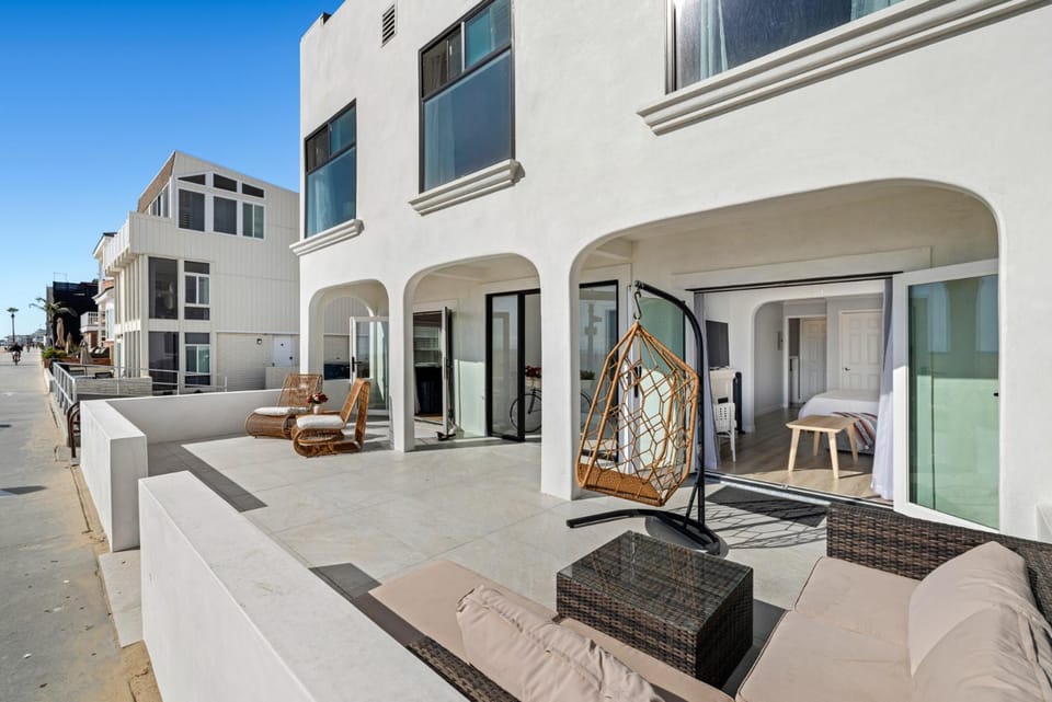 1628 West Oceanfront Oasis 2 Apartment in Balboa Peninsula