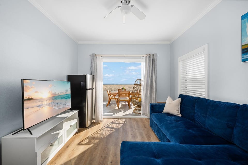 1628 West Oceanfront Oasis 1 Apartment in Balboa Peninsula