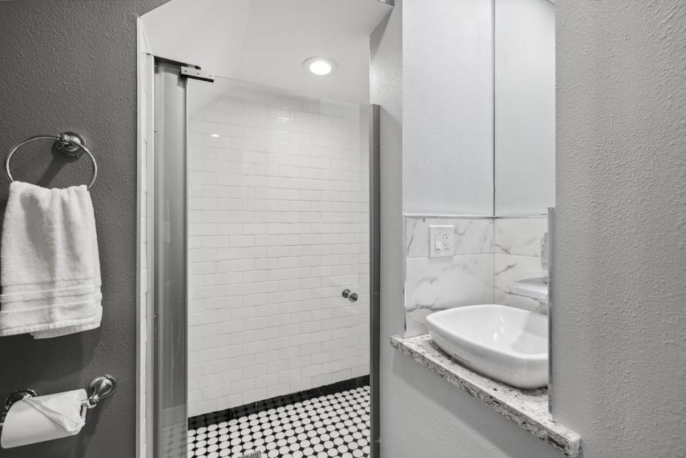 1628 West Oceanfront Oasis 3 Apartment in Balboa Peninsula