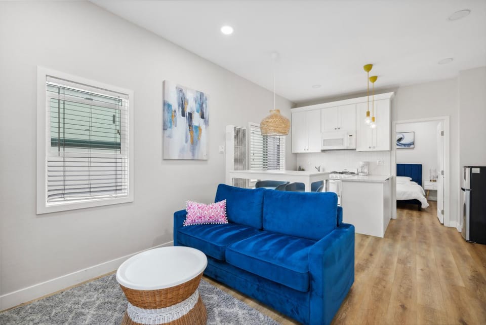 West Oceanfront Oasis 4 Apartment in Balboa Peninsula