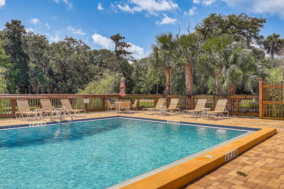 Amelia Island Condo w/ Pool Access: Walk to Beach! House in Fernandina Beach