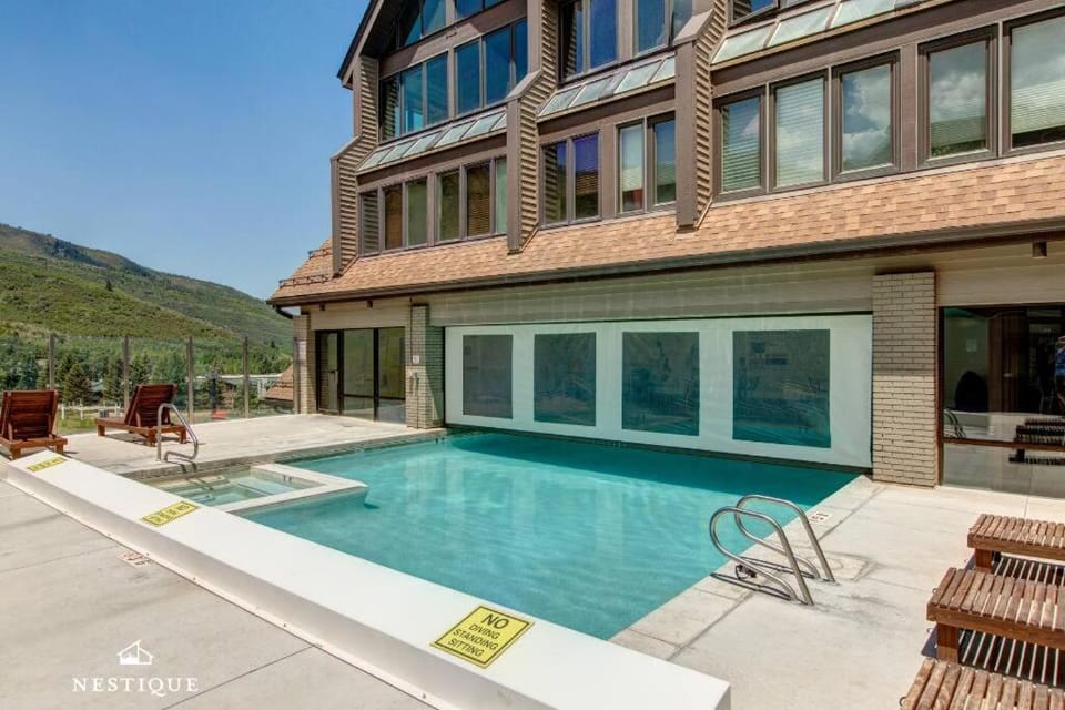 Parkside Paradise at Park City Resort Ski-In Ski-Out Hosted by Nestique Apartment in Park City