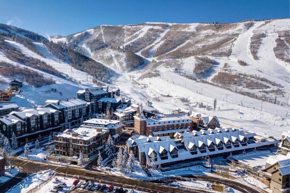 Parkside Paradise at Park City Resort Ski-In Ski-Out Hosted by Nestique Apartment in Park City