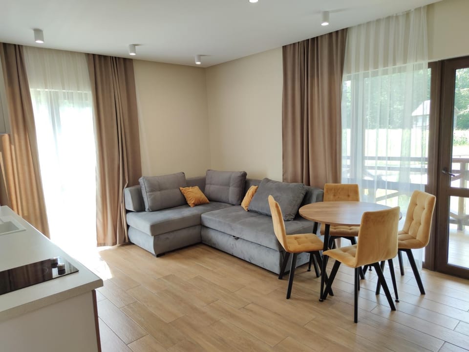 Kitchen or kitchenette, Living room, Seating area, Dining area, kitchen