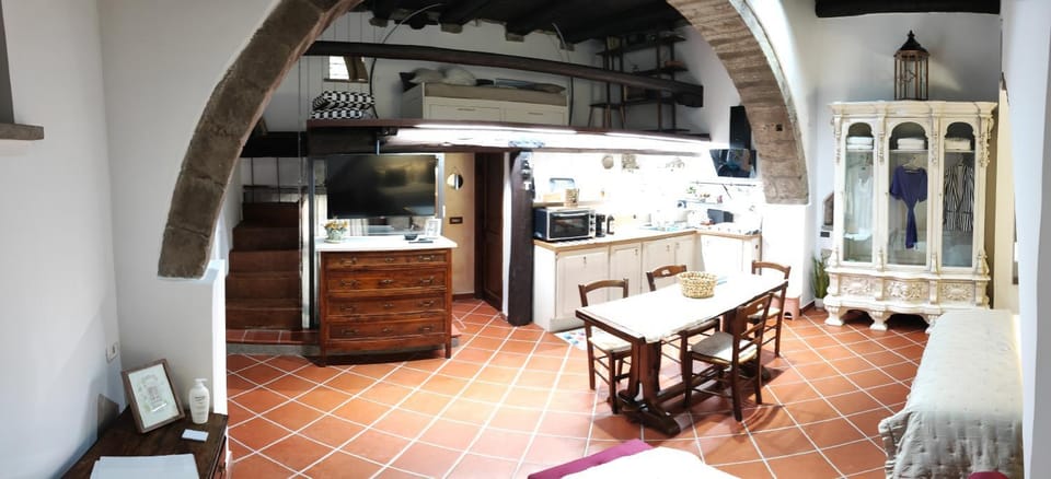 TV and multimedia, Dining area, wardrobe, kitchen