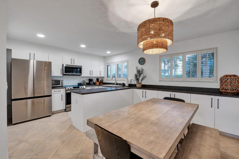 Kitchen or kitchenette, Dining area, Beach, dishwasher, microwave, oven, stove, kitchen