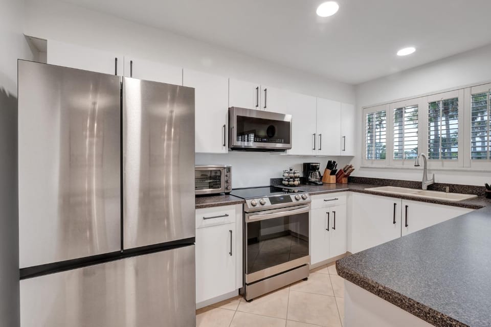 Kitchen or kitchenette, Beach, dishwasher, microwave, oven, stove, kitchen
