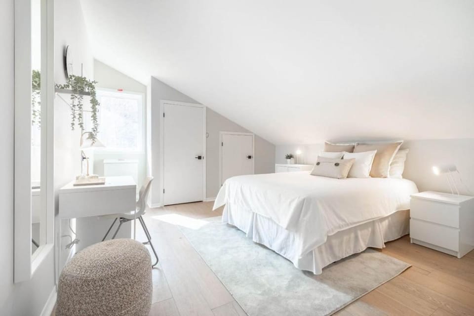 Bright & Modern Lac Tremblant Condo with Views Apartment in Mont-Tremblant